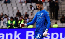 Конкурент вратаря сборной Казахстана пожаловался на дискриминацию и покинул клуб