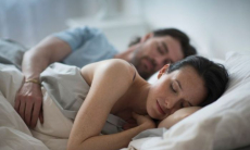 Как комфортно спать во время летней жары. 5 проверенных способов, которые действительно работают