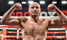 Нокаутер-супертяж из Казахстана выступит на вечере бокса «Канело» — Кроуфорд