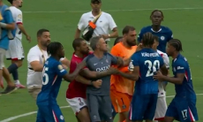 «Челси» и «ПСЖ» устроили потасовку на поле после финала клубного чемпионата мира. Видео