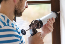 Жидкие гвозди — деньги на ветер. Лайфхак с монтажной пеной, который сэкономит бюджет