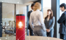 «Алиса» всё слышит — чем опасны умные колонки