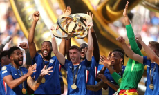 Красавица-боксерша из Казахстана невольно стала частью триумфа на клубном ЧМ-2025