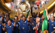 Дональд Трамп оставил себе трофей клубного чемпионата мира