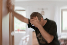 Врач назвала отличительный симптом менингита