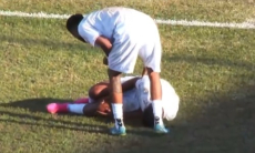 Футболист порвал «кресты» во время празднования гола в стиле Роналду. Видео