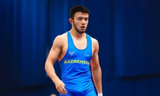 Казахстан завоевал первую медаль на турнире по борьбе в Венгрии