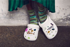 Кроксы могут негативно повлиять на походку и осанку