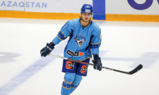 Казахстанский хоккеист принял неожиданное решение по выступлению в «Барысе»