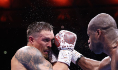 Александру Усику «устроили» бой с Баходиром Джалолом после нокаута