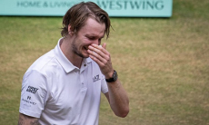 Казахстанцу вручили один из худших трофеев в истории мирового тенниса. Фото