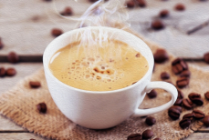 Врач рассказала, чем может быть вреден кофе без кофеина