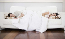 С какой стороны от мужа должна спать жена — главное правило долговечного брака