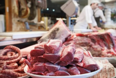 Как в Казахстане перерабатывают мясо сайгаков