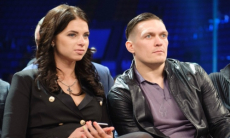 Жена Александра Усика отреагировала на протесты в Киеве