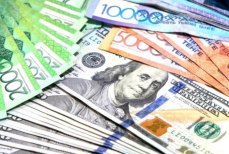 Казахстанцам на заметку — как сохранить сбережения при росте доллара