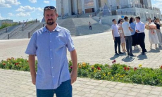 «Не выходите из отеля». Болельщиков «Спарты» взяли под охрану в Актобе