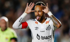 Неймар устроил жаркую перепалку с фанатами после фиаско. Видео