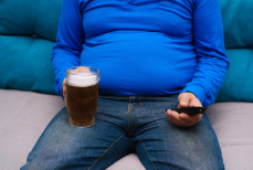 Фитнес-тренер раскрыла, как избавиться от пивного живота