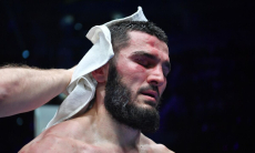 Артур Бетербиев потерял статус топового боксера