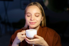 Этот напиток нужно пить вечером, чтобы избавиться от стресса и улучшить сон