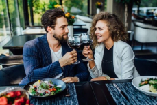 Пять продуктов, которые нельзя сочетать с алкоголем. Это угробит печень