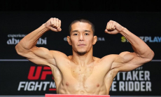 Казахстанскому бойцу выбрали новых соперников после пятой победы в UFC