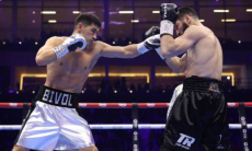 Назван победитель третьего боя Бивол — Бетербиев