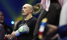 Александру Усику «записали» поражение после предложения по гимну Украины