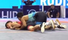 Полным разгромом закончился финал Казахстан — Узбекистан на чемпионате мира по борьбе