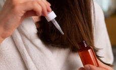 Стилист по волосам назвала масла, которые нельзя использовать в уходе