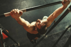 Назван способ сохранить молодость для мужчин после 40 лет