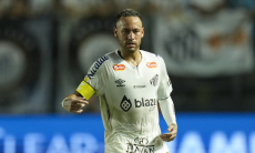 Дубль Неймара принес победу легендарному клубу