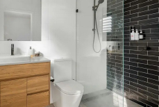 Раскрыт гениальный метод для избавления от неприятного запаха в туалете — освежители не понадобятся