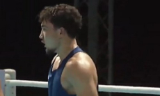 Уверенной победой завершился бой Казахстана за финал исторического чемпионата Азии по боксу