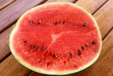 Названо единственное условие, при котором можно покупать нарезанные арбузы и дыни