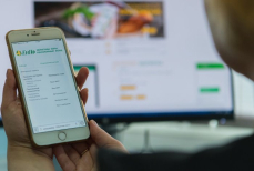 Казахстанцы массово снимают пенсионные накопления