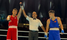 Узбекистан нокаутом в первом раунде завоевал медаль на историческом ЧА-2025 по боксу