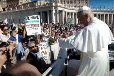 Папе Римскому доставили его любимую пиццу из США прямо в Ватикан