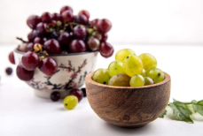 Белый, розовый или темный — какой виноград самый полезный