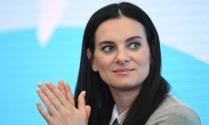 К Елене Исинбаевой выступили с новым призывом