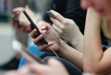 Пять болевых ощущений, в которых виноват телефон