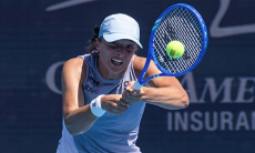 Разгромом завершился матч Швентек на престижном турнире с участием Рыбакиной