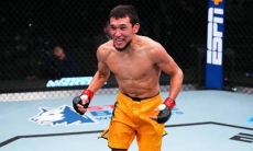 Нокаутер из Казахстана включен в кард боя Хамзата Чимаева в UFC