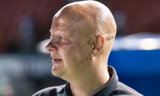 Разгромом завершился матч «Арсенала» казахстанца против лидера чемпионата