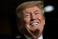 Звезда «Гарри Поттера» призналась, что её звал на свидание Дональд Трамп