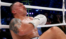 Александра Усика избили за два раунда