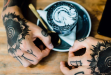 Татуировка как ловушка для иммунитета. Врач рассказал, что содержится в пигментах