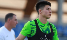 Дастан Сатпаев получил послание от болельщиков «Челси» перед матчем Лиги Чемпионов