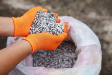 Чем удобрять землю в огороде